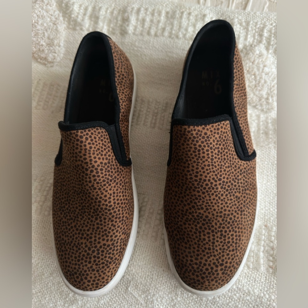 Animal print slip on